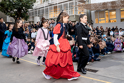 Feier des Unabhängigkeitstages in der Primarstufe