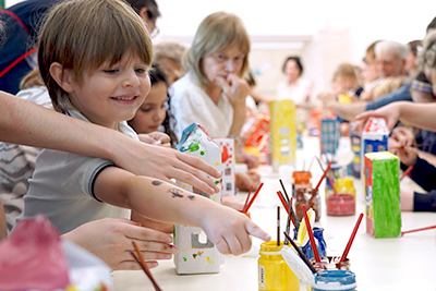 Wir basteln Laternen